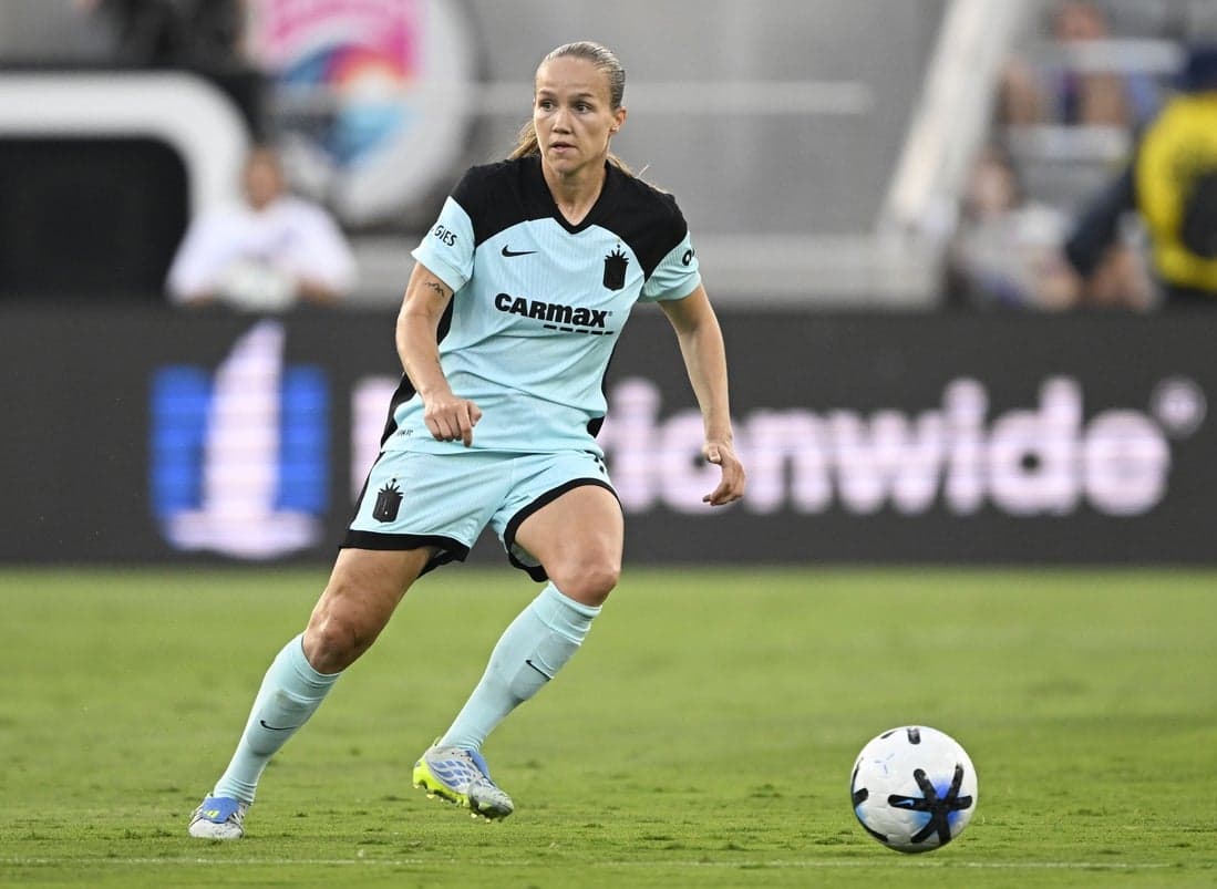 Gotham D Emily Sonnett (left knee) out for season - Field Level Media - Professional sports content solutions | FLM