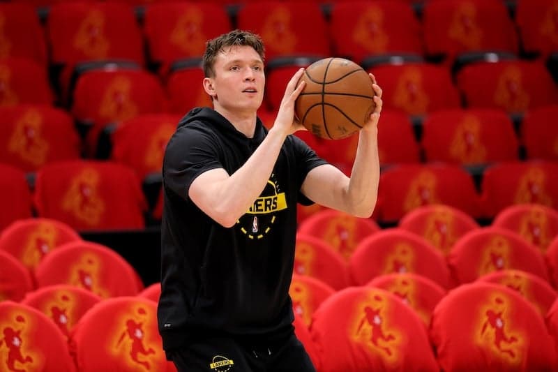 Dalton Knecht: 'Special' To Have First Basketball Camp In Tennessee