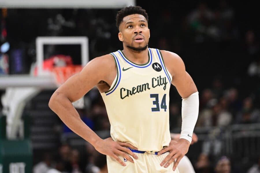 Giannis "Focused" On Getting Traded To Heat | Hoops Rumors