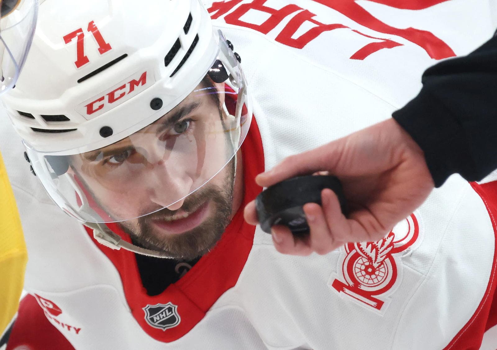 Predicting What Will Happen To Red Wings' Larkin And More Unresolved NHL Off-Season Cases