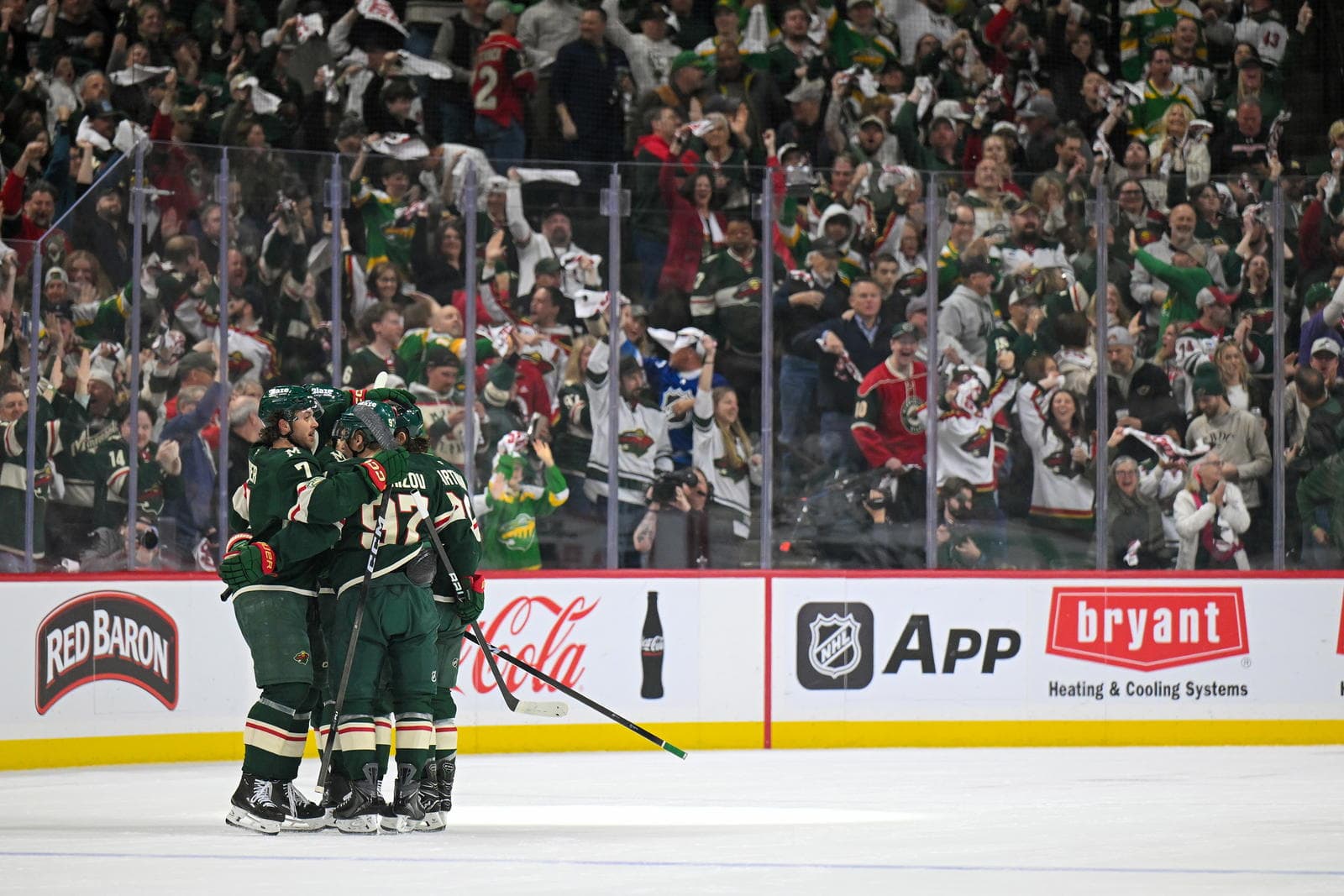 Wild Beats Stars In 6, Advance To Second Round For The First Time Since 2015