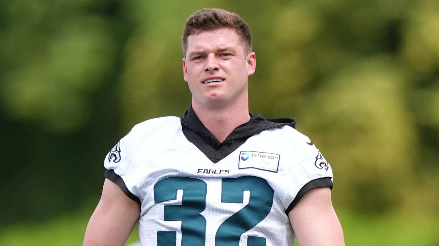Latest 2027 mock draft finally has Eagles replace Reed Blankenship one year later