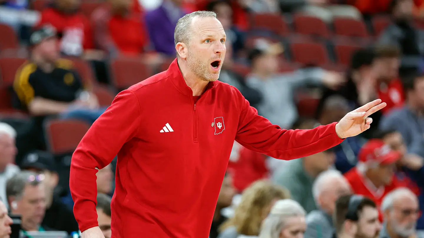 Indiana’s new 7-foot commitment reveals Darian DeVries’ recruiting plan