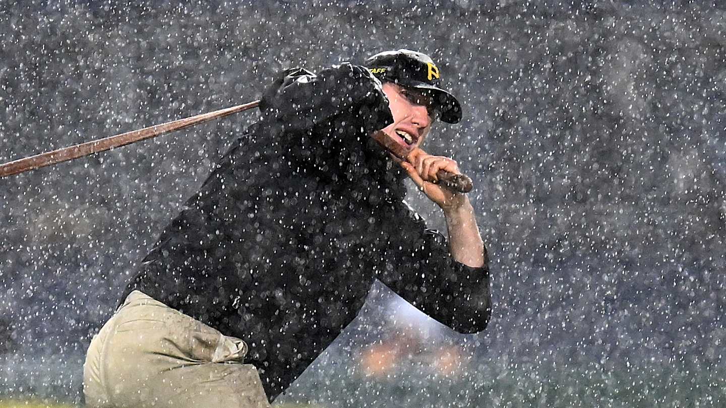 Reds vs. Pirates start time: Rain delay and weather updates from Pittsburgh
