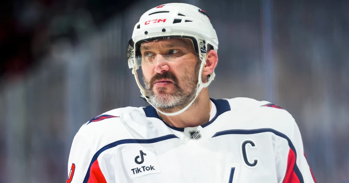 Alex Ovechkin, all-time NHL goal scorer, appears in ad supporting Vladimir Putin