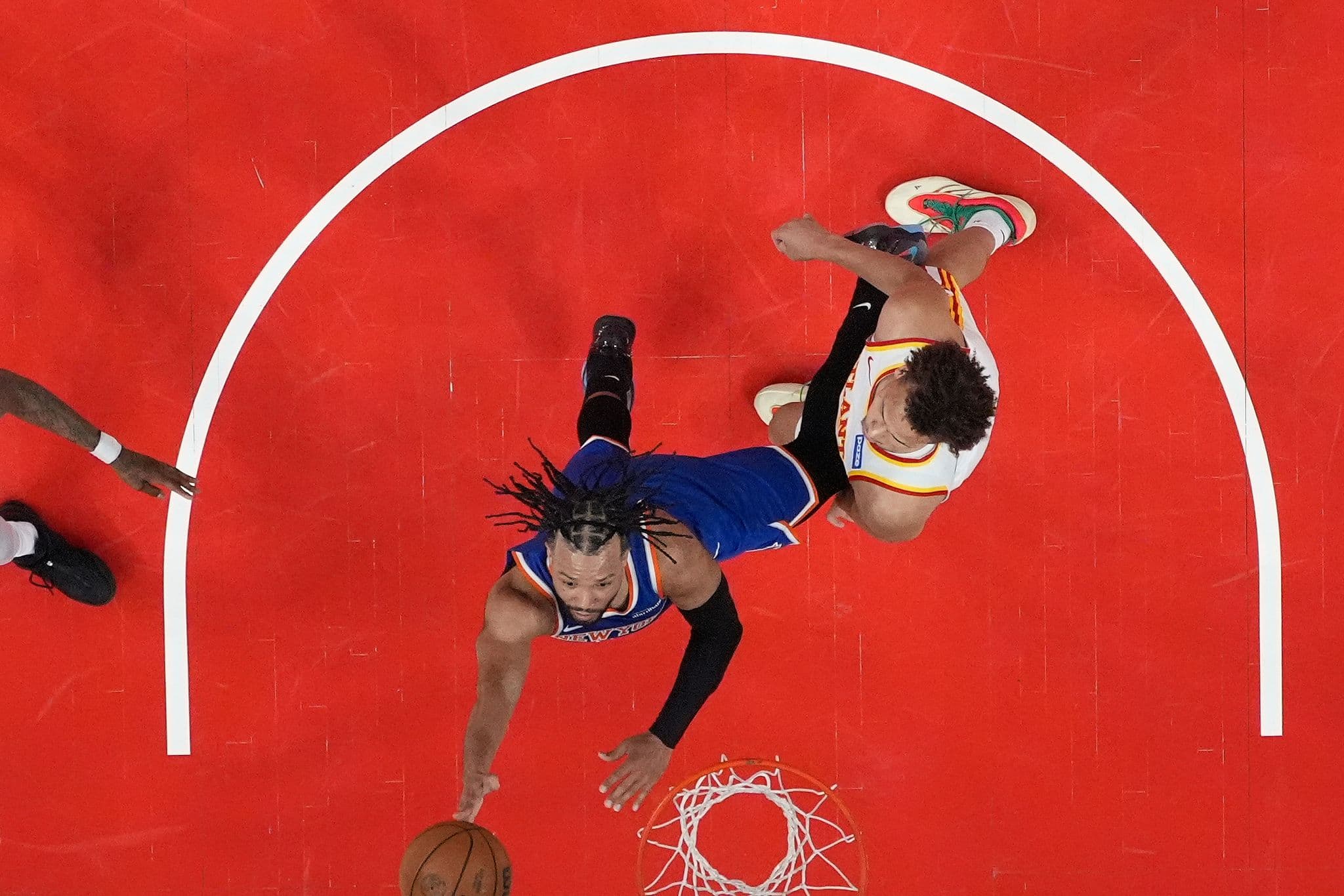A 47-point halftime lead! Knicks built a giant edge over the Hawks in Game 6