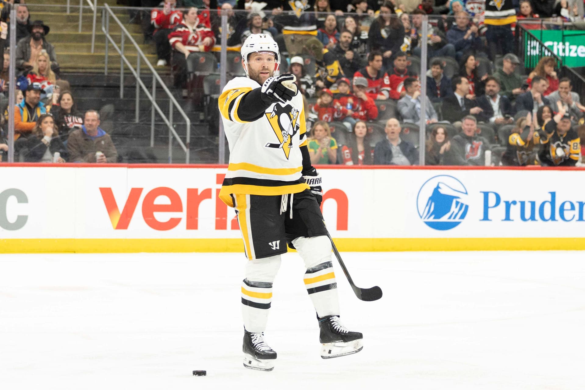 Penguins insider doesn't rule out Bryan Rust trade this offseason - "He is available"