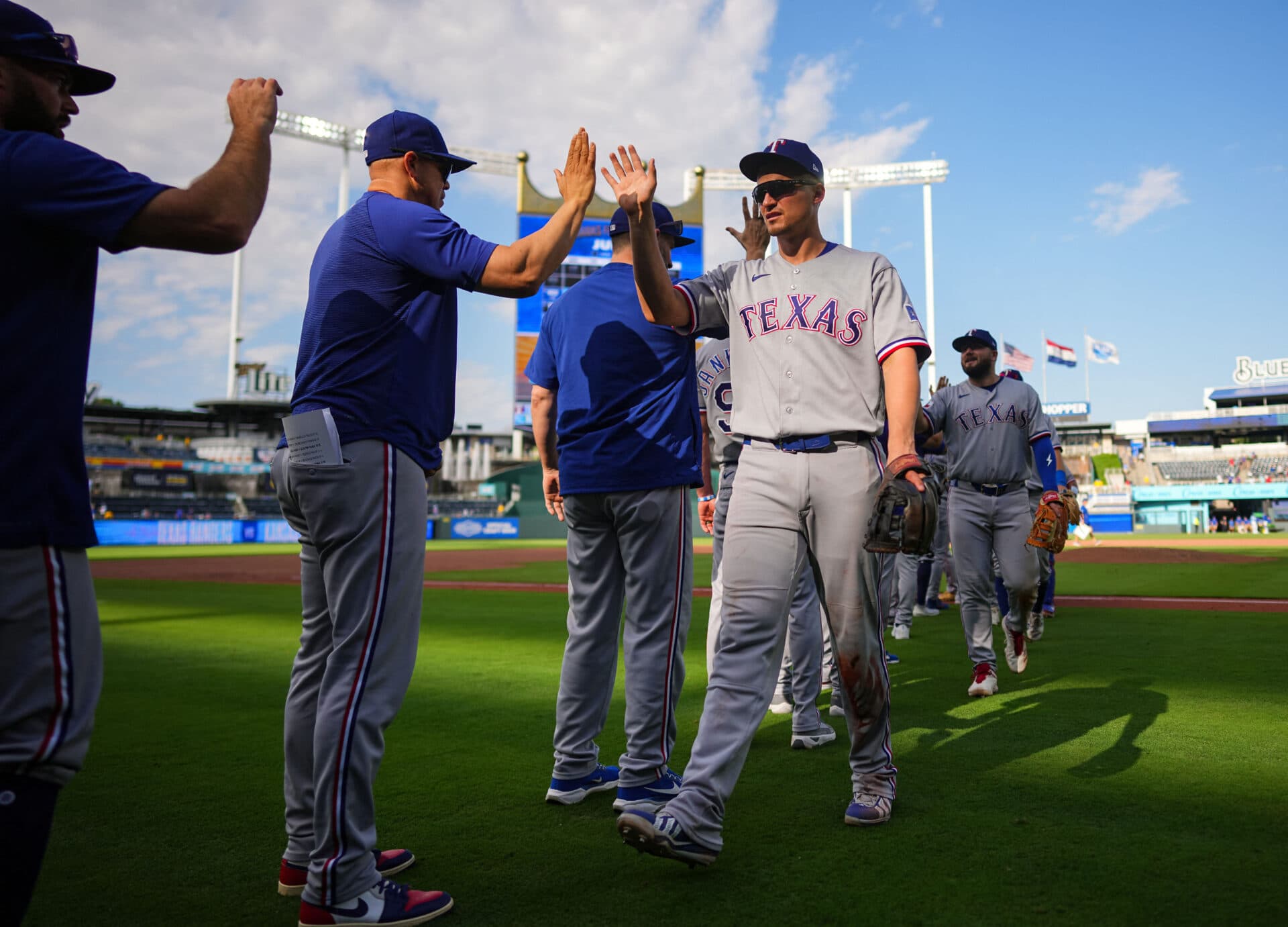 Rangers lose World Series champion, all-star to injured list